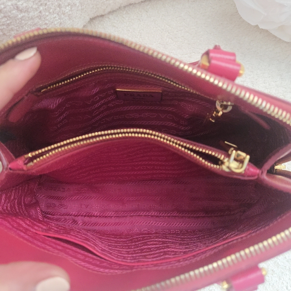 PRADA Promenade Small Saffiano Vernice Bag – Peonia Pink - Picture 4 of 17